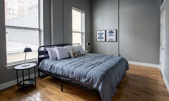 Downtown Apartment | Fantastic King Bed Loft Stay right downtown!