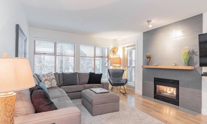 Whistler Village Condo | Fantastic Location | Dogs | BBQ | Pool & hot tub