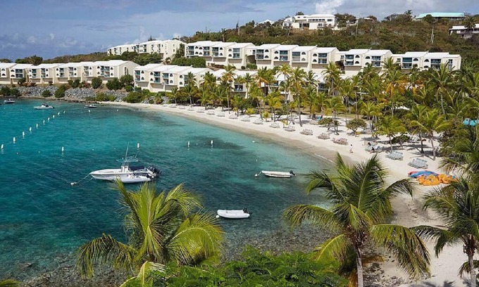 Nazareth Condo | Fantastic Location on Water/Beach! Beautifully Renovated!