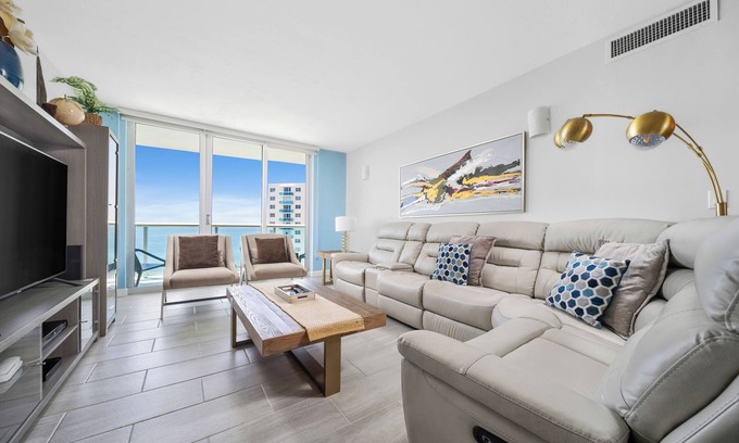 Hallandale Beach Apartment | FANTASTIC OCEAN VIEW - CONDO ON THE BEACH 2B/2B!