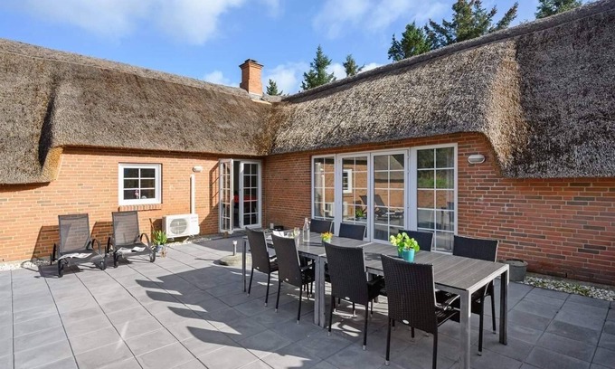 Øhuse House | Fantastic pool house on the North Sea coast in a nature reserve for 3-4 families