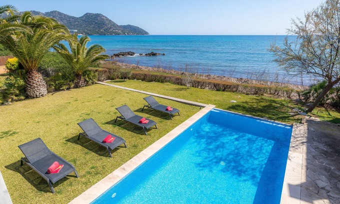 Son Servera Villa | Fantastic Property with Access to the Beach, Pool, Wi-Fi, Rooftop Terrace and Balcony; Parking Available