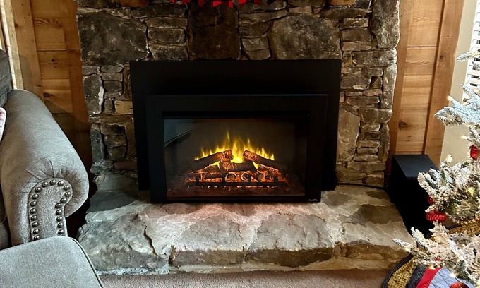Seven Springs Condo | Fantastic Ski Condo! Fireplace, Outdoor Bar and Grill, Down bedding! Free night!