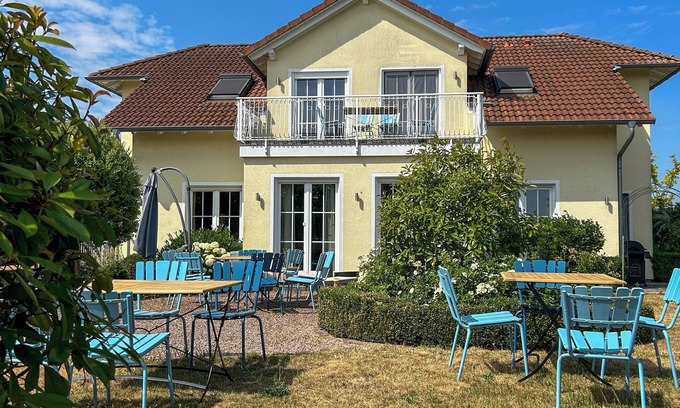 Geisenheim Villa | Fantastic villa | Families, friends & events | Stylish | With garden & terrace