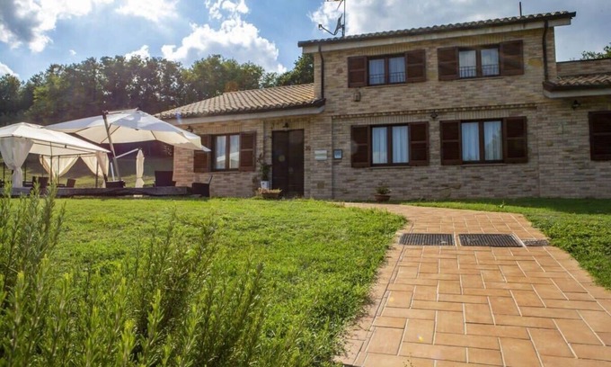 Falerone Villa | Fantastic Villa Nestled in the Middle of the Nature