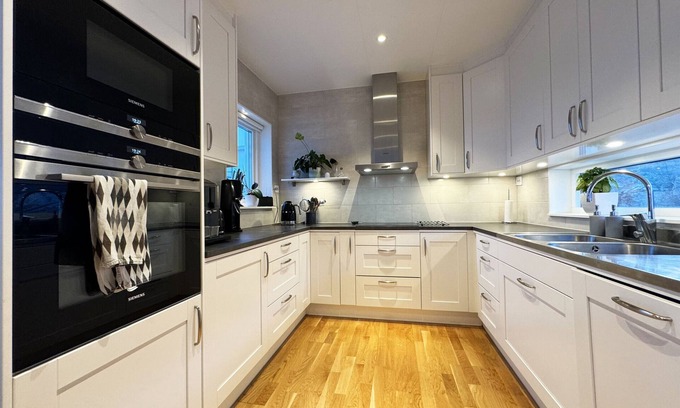 Torslanda House | Fantastic villa with a sea view in Torslanda | SE09060