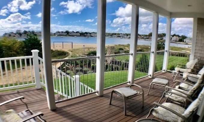 Hyannis House | Fantastic Waterfront Home on Bayview Beach (2198)