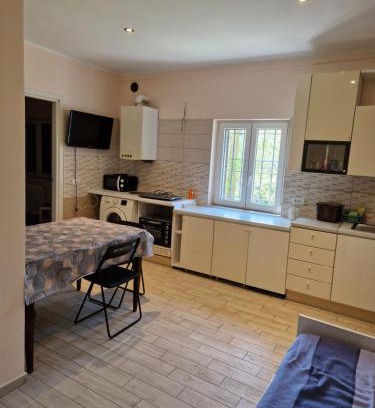 Reggio nell'Emilia Apartment | FARE BnB - casetta sul fiume in città