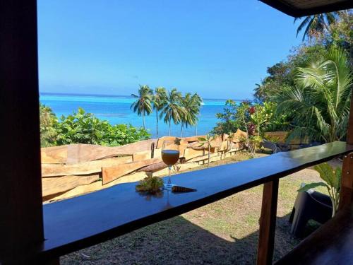 Ha'apiti House | Fare Ohiti, face au spot de surf de Haapiti