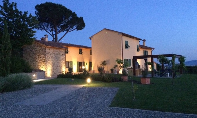 Pescia Villa | Farfalla di Toscana: privacy, pool, amazing views