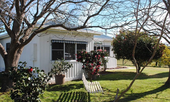 Kalimna West House | Farm Beach Stay