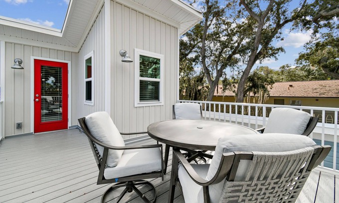Dunedin House | Farm House Tiny Home on Pinellas Trail w/Heated Pool