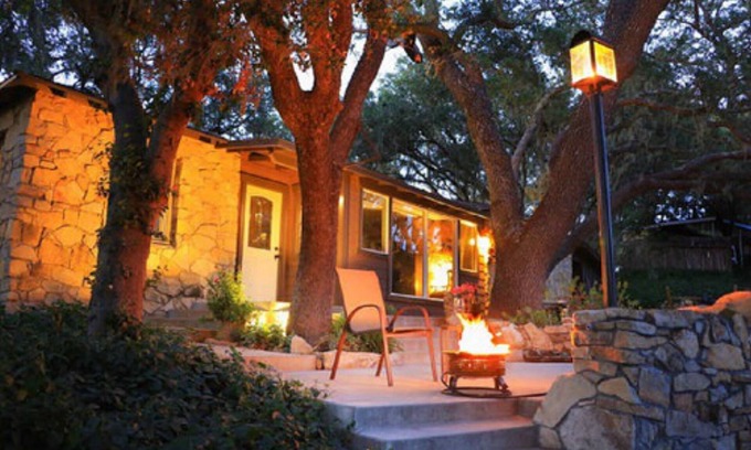 Paso Robles House | FARM HOUSEnPaso Robles, 46 West, Fire pit, Pet friendly