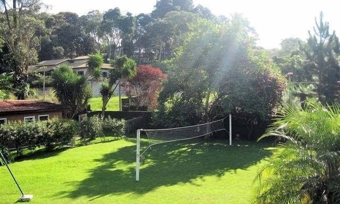 Cotia House | Farm in Cotia - São Paulo, Gated Community, Cozy, 45 min from SP.