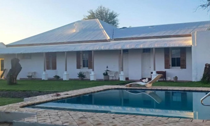 Sol Plaatjie Bed & Breakfast | Farm Secretaris