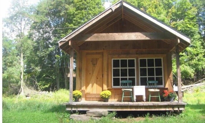 Meredith Cabin | Farm Stay in Catskills FarmHand Cabin