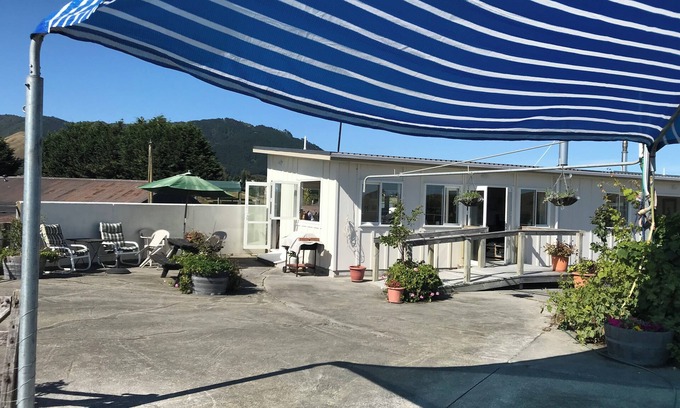 Te Horo Other | Farm stay in peaceful rural setting at equestrian centre.