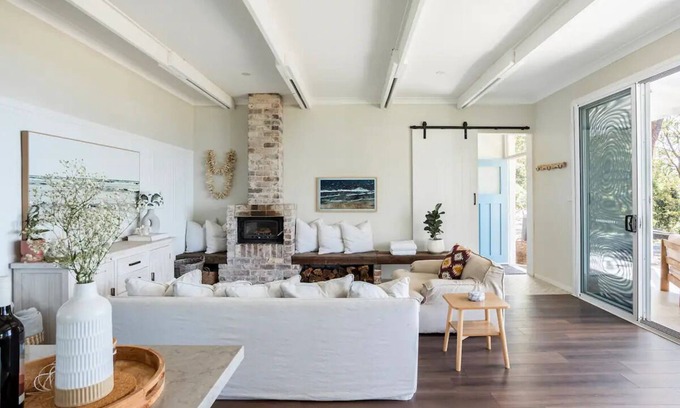 Saddleback Mountain Cottage | Farm Stay Kiama | 3 Bed Retreat | Fireplace & Bath