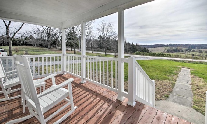Ste Genevieve House | Farm-Style Ste Genevieve Retreat with Fire Pit!