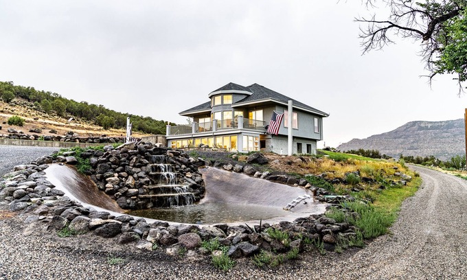 Mesa Bed & Breakfast | Farm Sustainable Lodge in Molina The Waterfall