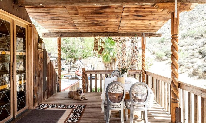 Morongo Valley House | Farmhouse ∙ 1 bedroom ∙ 2 guests