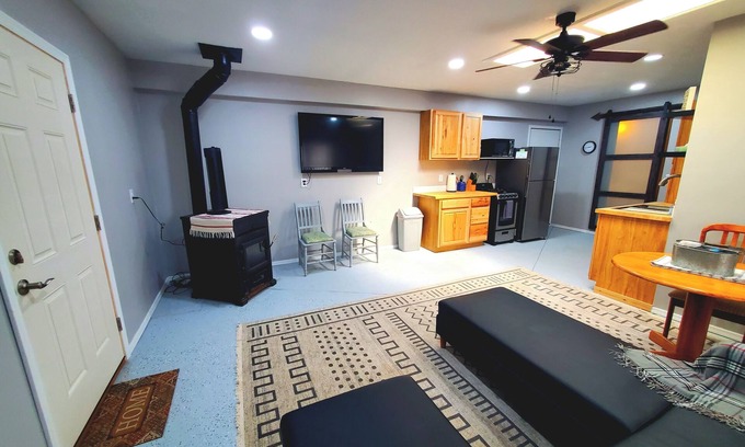 Linden Apartment | Farmhouse Apartment
