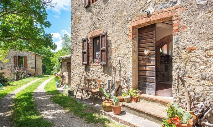 Chiusdino Other | Farmhouse 'Casa Luna' with Shared Infinity Saltwater Pool, Private Terrace and Wi-Fi