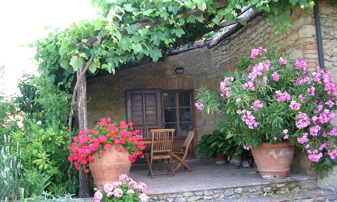 Castelnuovo di Val di Cecina Other | Farmhouse from 17th century with antique furniture and many flowers.