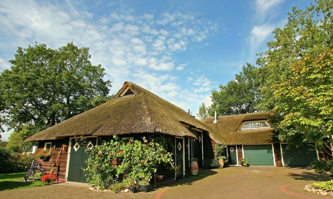 Balkbrug House | Farmhouse in Balkbrug with Sauna