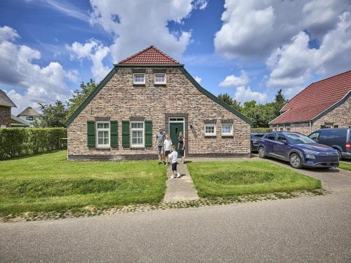Roggel Villa | Farmhouse in Limburg near Subtropical Pool