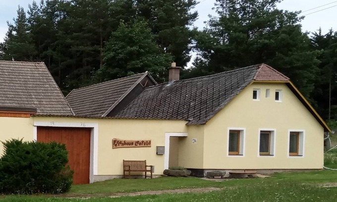 Amaliendorf-Aalfang House | Farmhouse in the forest district near the forest
