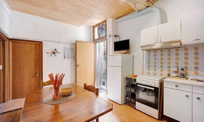 Nasino Other | Farmhouse "Nonnamelia - Casa Nel Borgo" with Mountain View, Wi-Fi and Air Conditioning