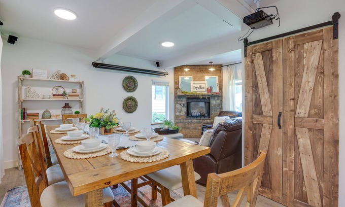 Birch Bay House | Farmhouse w/Private Hot Tub < 1 Mile to Birch Bay