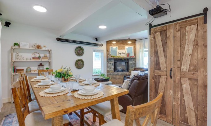 Birch Bay House | Farmhouse with Private Hot Tub Less Than 1 Mile to Birch Bay
