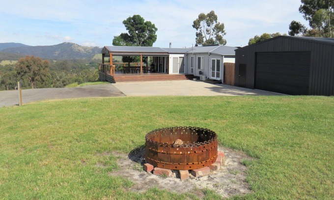 Goughs Bay House | Farr Gough - Close to Lake Eildon
