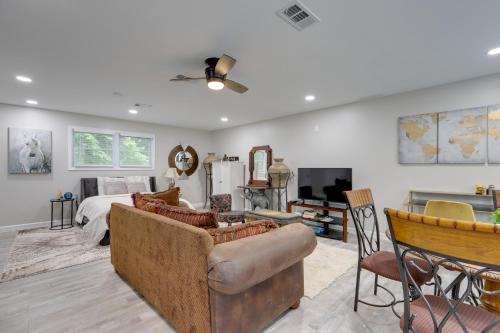 Fayetteville Apartment | Fayetteville Vacation Rental - Near Lake McIntosh!