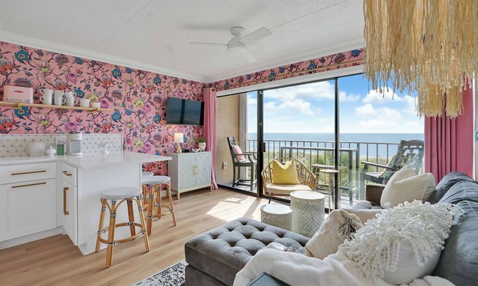 Carolina Beach Condo | Featured in WILMA magazine! OCEANFRONT 2bed/2bath condo, right on the boardwalk!