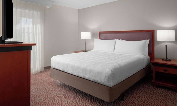 Folsom House | Feel at Home! 1 BR Suite w/Workspace & Wi-Fi, Near Intel & Agilent Offices!