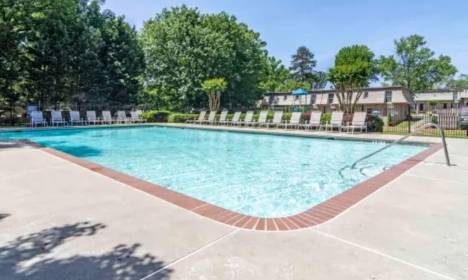 Forest Park Apartment | Feel At Home