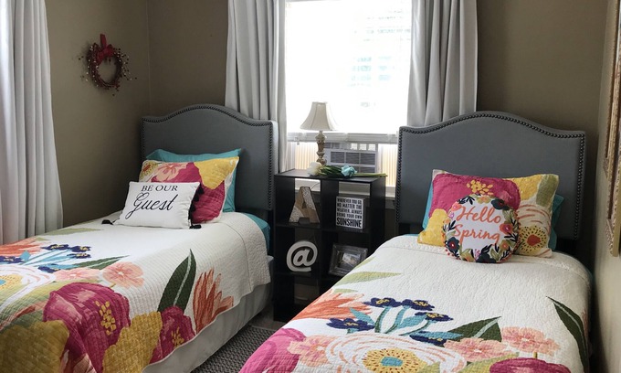 Harrisburg Condo | Feels like fall - Aug 24-29. In town & private hot tub, bikes & SNF hiking