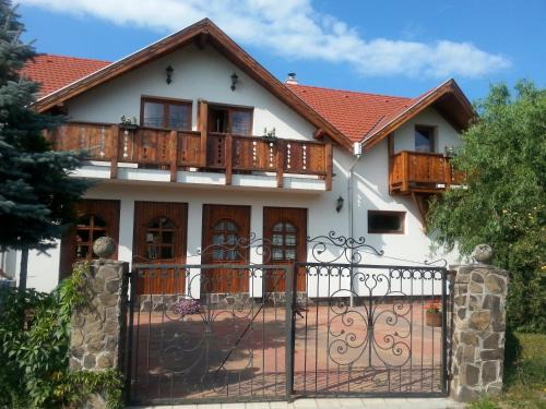 Felsotold Bed & Breakfast | Felső Fogadó