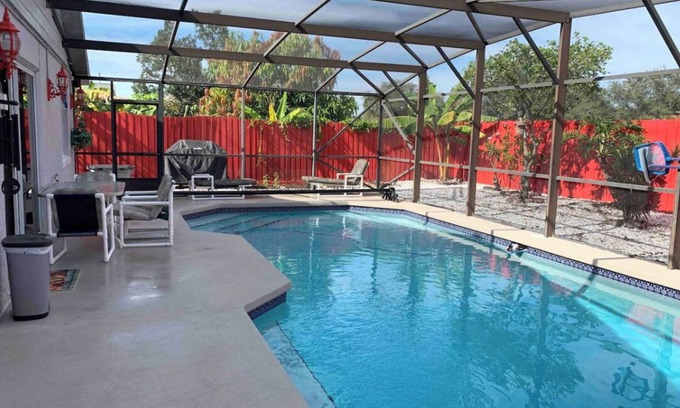 Stafford Park House | Fenced Private Pool 20 minutes to Universal and Disney Parks