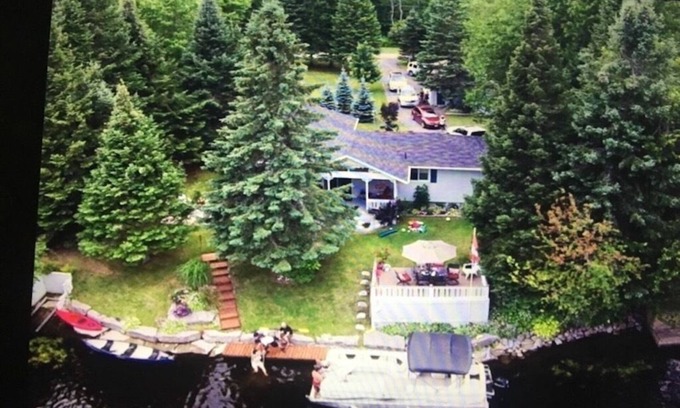 Baddow Cottage | Fenelon Falls Riverside Cottage