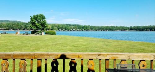 Carnforth Cabin | Fenna Lakeside Lodge - Pine Lake Resort