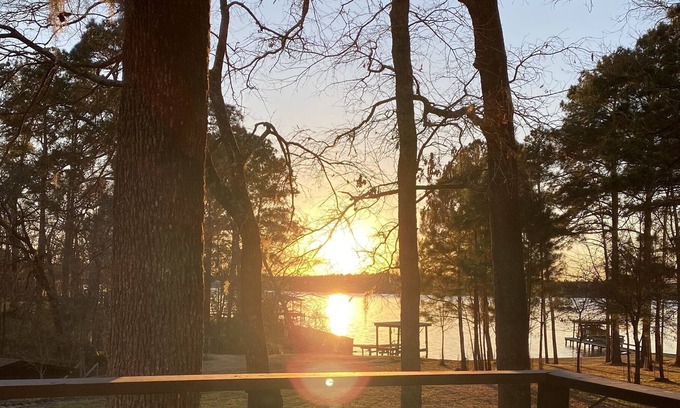 Oakhurst House | Fergy’s Cove- Waterfront Family Getaway on Lake Livingston