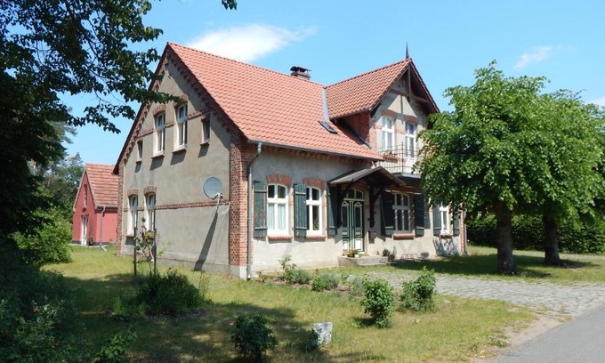 Alt Jabel House | Ferienhaus am Wald mit Klavier, Holzofen, Sauna