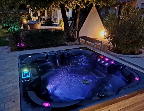Schwedt/Oder House | Ferienhaus Grüner Bungalow Garten & Whirlpool