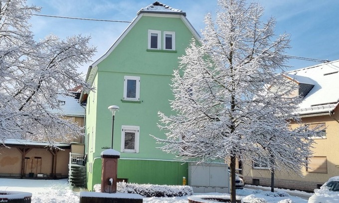 Flacht House | Ferienhaus Haus am Brunnen 8 Zimmer