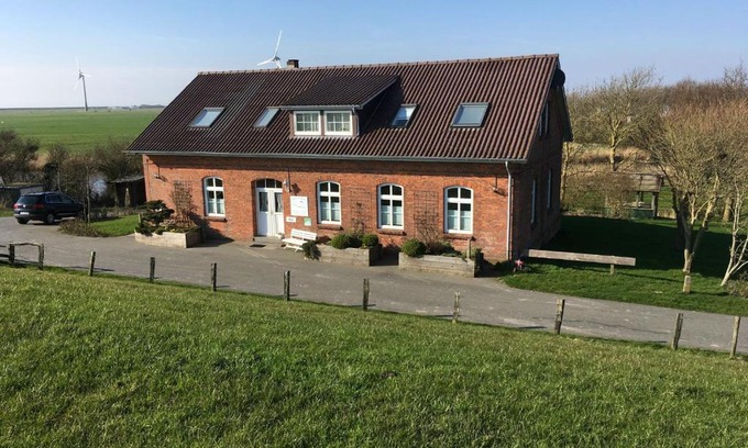 Emmelsbuell-Horsbuell Apartment | Ferienhaus Hemenswarft direkt an der Nordsee mit Meerblick