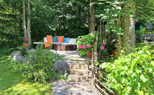 Abtenau House | Ferienhaus Lechner für max 10 Personen - Wald und Naturgarten